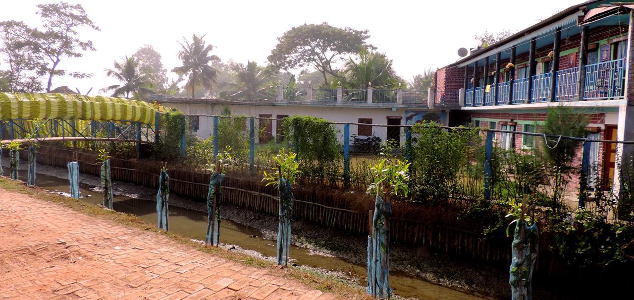 Prakrity Village Resort Sundarbans Gosaha Esterno foto